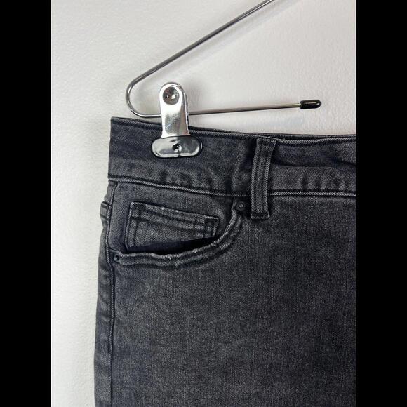 Womens Time & Tru Black Relaxed Fit Mid Rise Shorts 4” Sz 10 - Picture 2 of 6